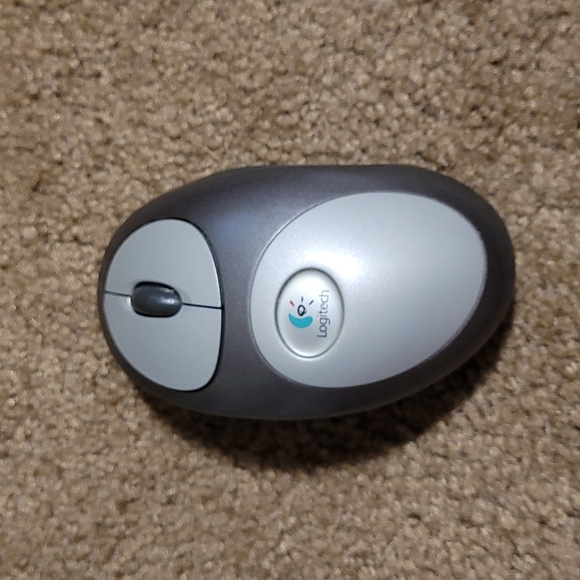 Logitech cordless freedom optical - cordless keyboard and optical mouse - Picture 8 of 11